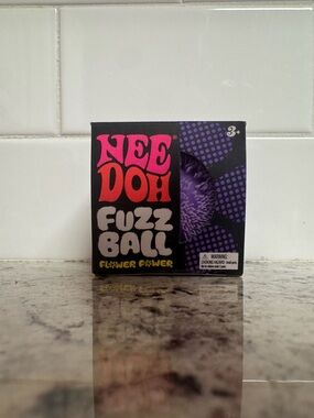 NeeDoh Fuzz Ball Flower Power - Purple Sensory Toy